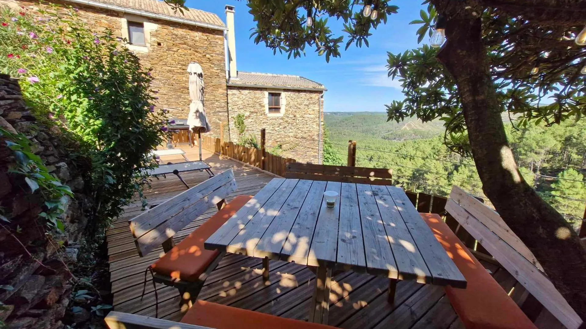 Les Combres, Gite Nature Avec Piscine Chauffee Malbosc Francie